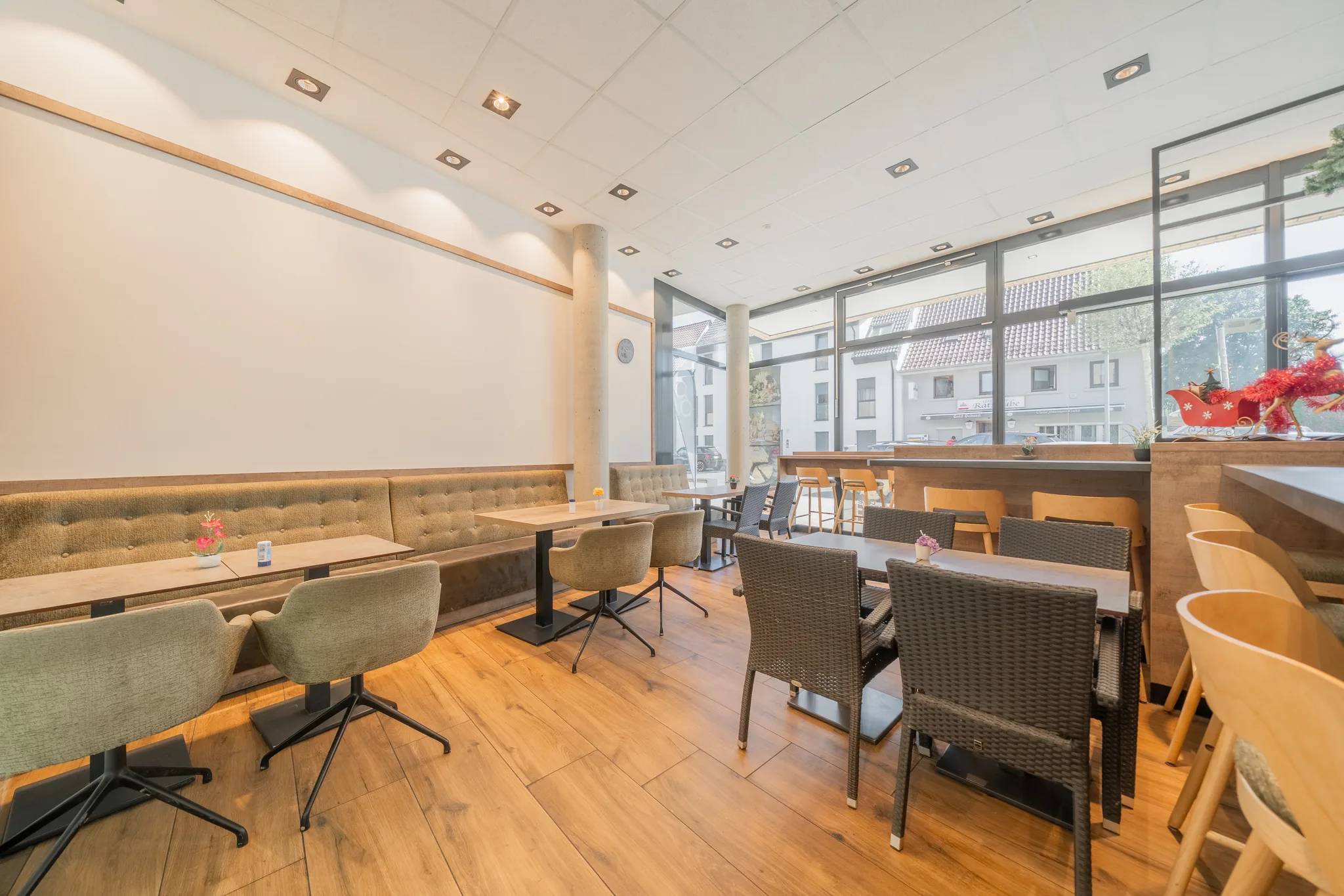 Sitzbereich mit Polsterbank – Eislingen/Fils