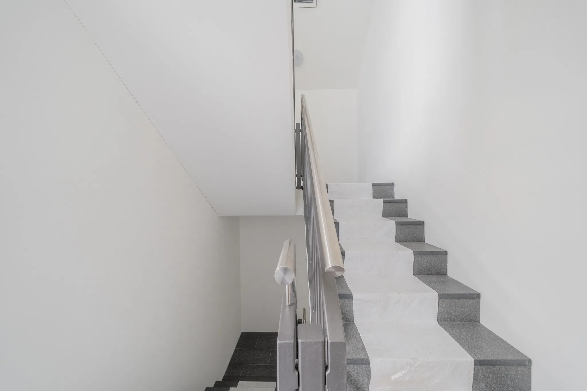 Treppenhaus mit Betonstufen – Fellbach