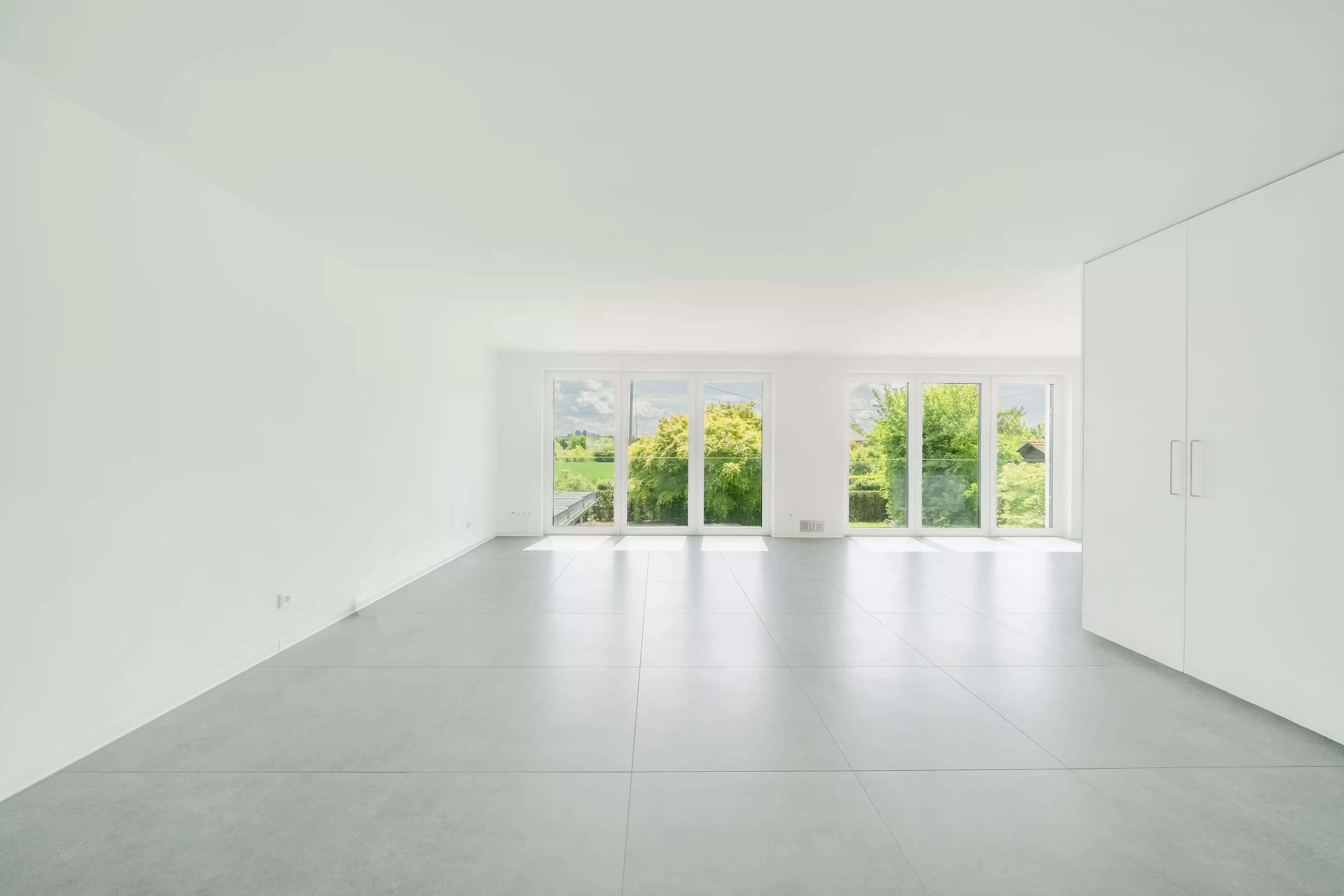 Leerer Wohnraum vor dem Virtual Staging