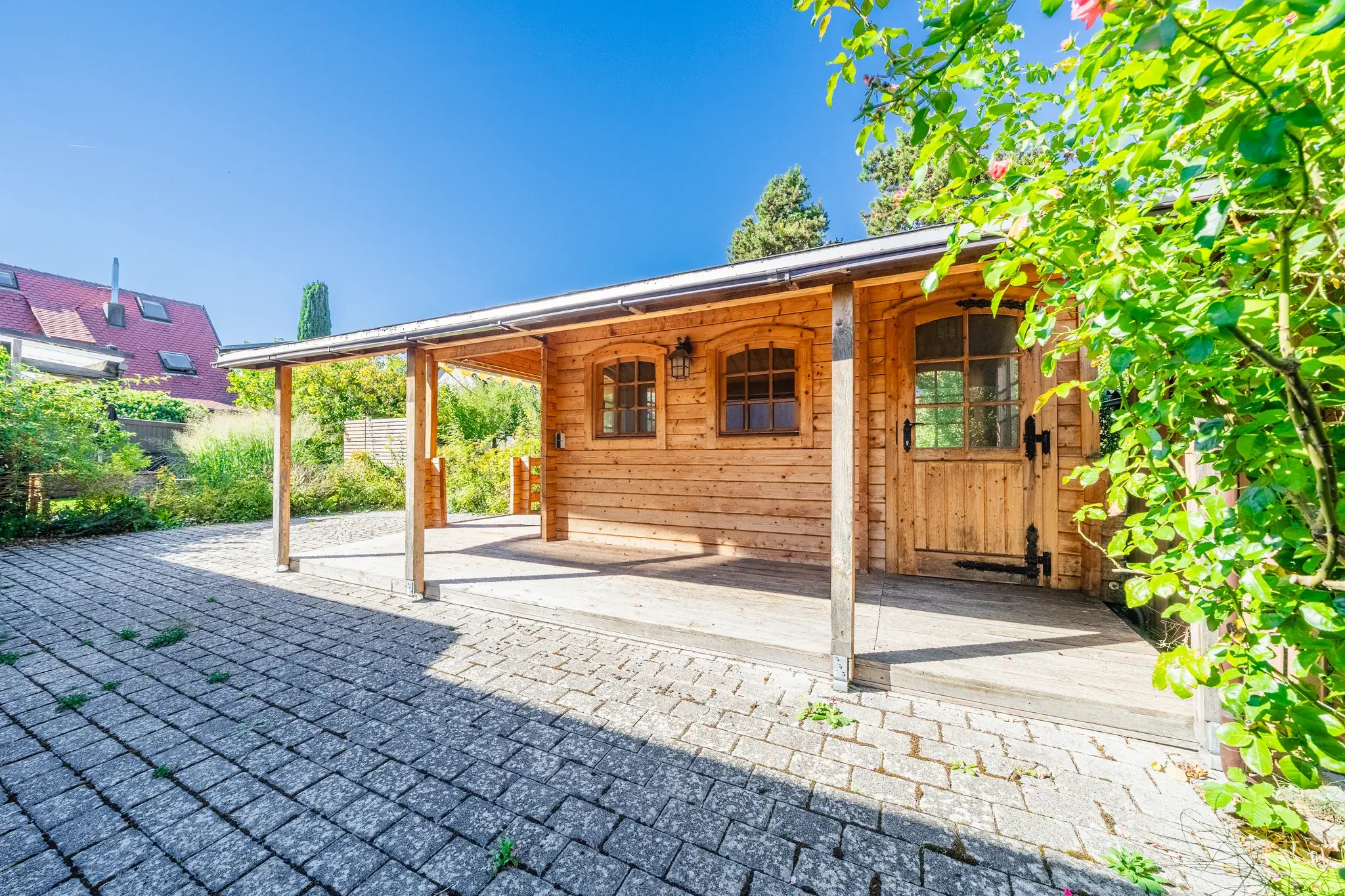 Gartenhaus mit überdachtem Freisitz – Stuttgart-Hoffeld