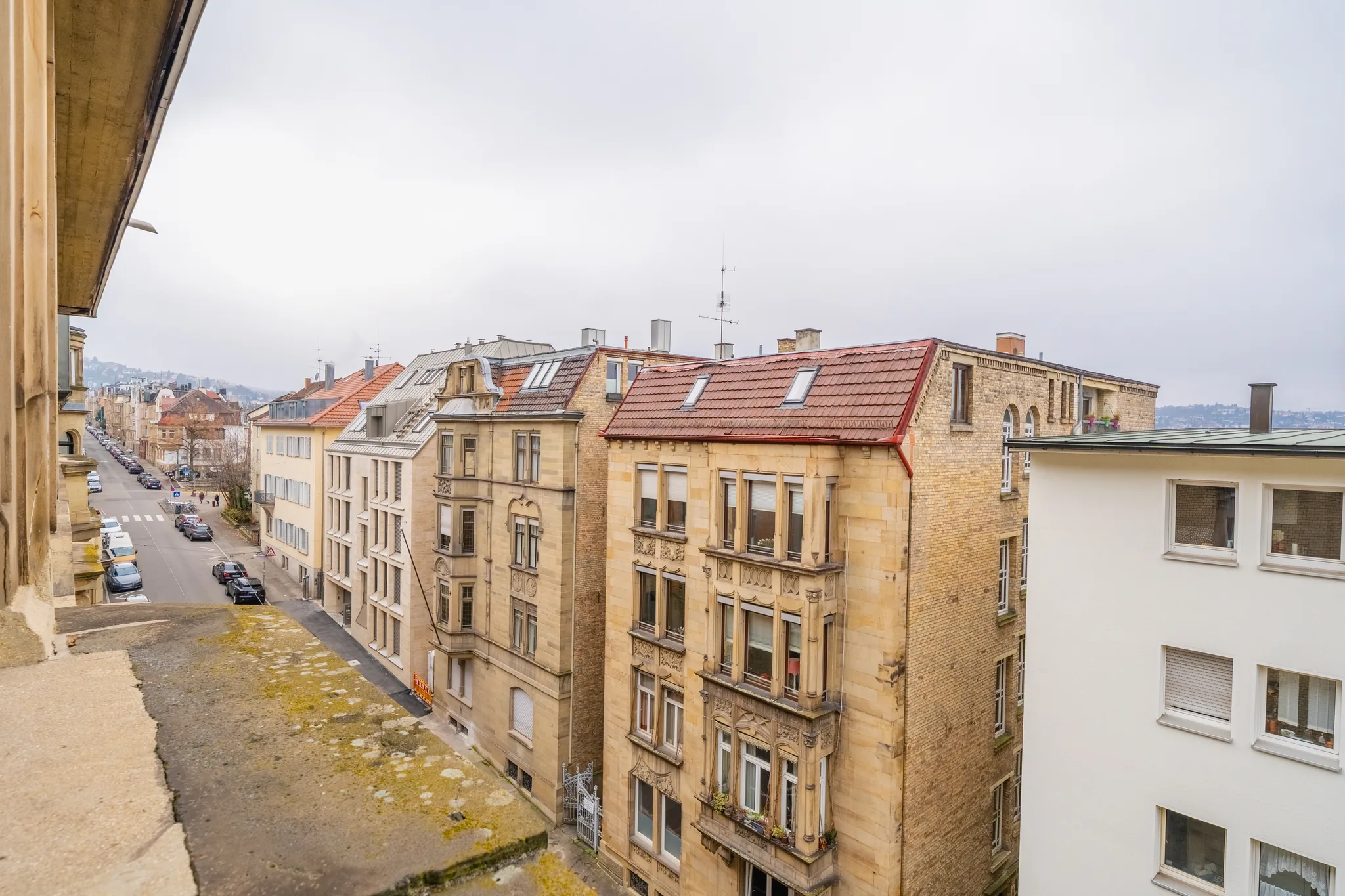 Blick von oben in die Straße – Stuttgart-Mitte